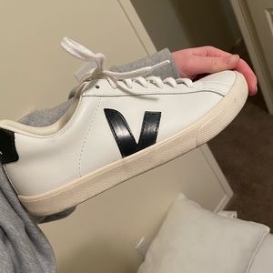 Womens size 8 Veja Esplar Sneakers, worn 2 times but over all too small for me.